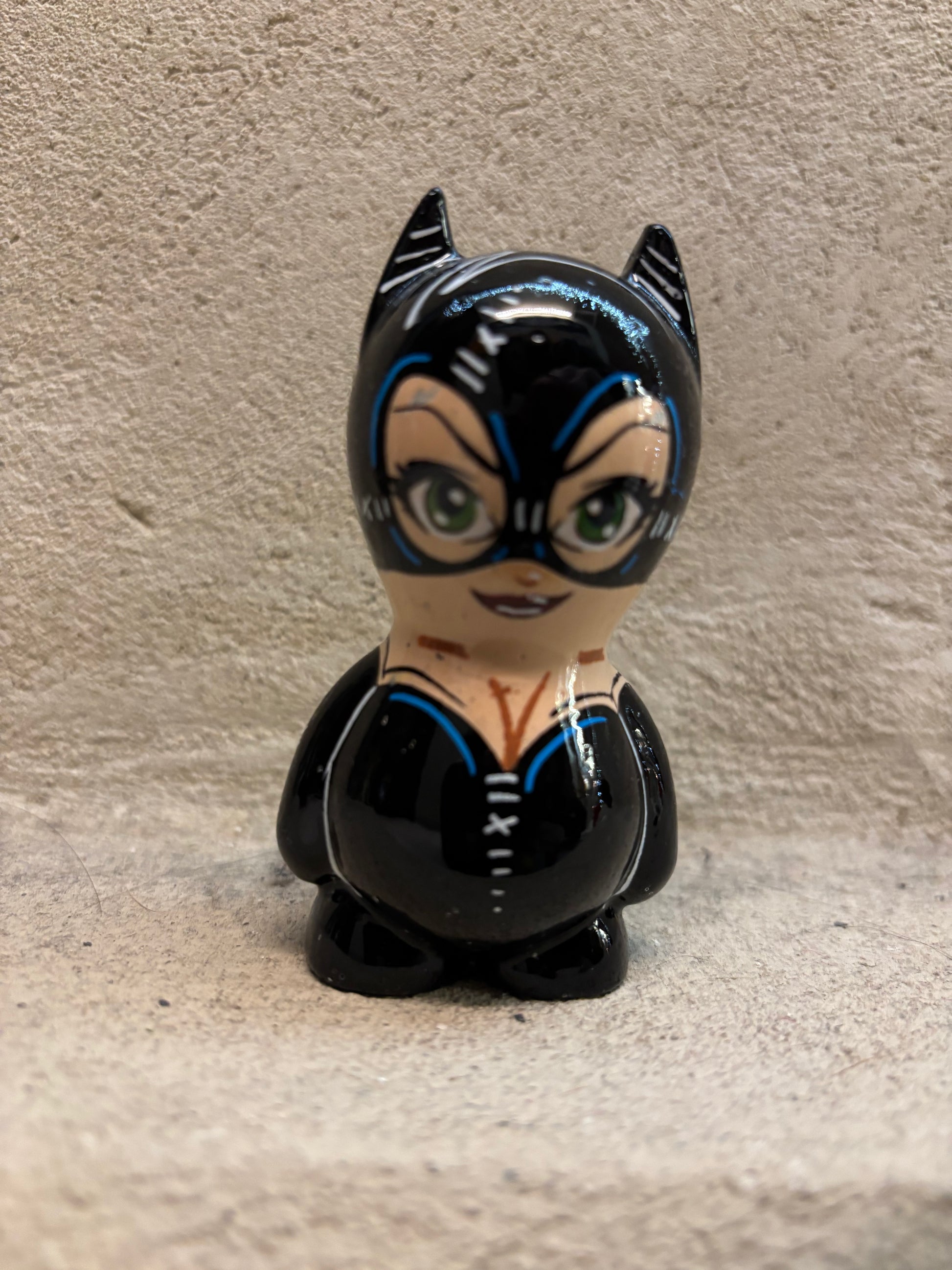 Osvaldo Catwoman – Paolo Pastorino, resina edizione limitata | Galleria Temide Savona