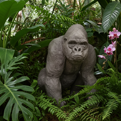 Animali Il Gorilla – Ross sculpture, terracotta Raku | Galleria Temide Savona