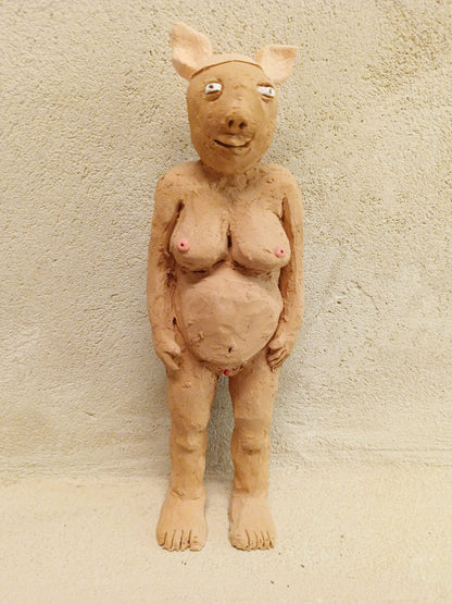 Humans Donna Maiale – Antonio Sunseri, terracotta | Galleria Temide Savona